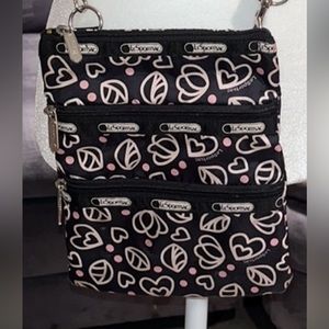 LeSportsac crossbody bag pocketbook adjustable